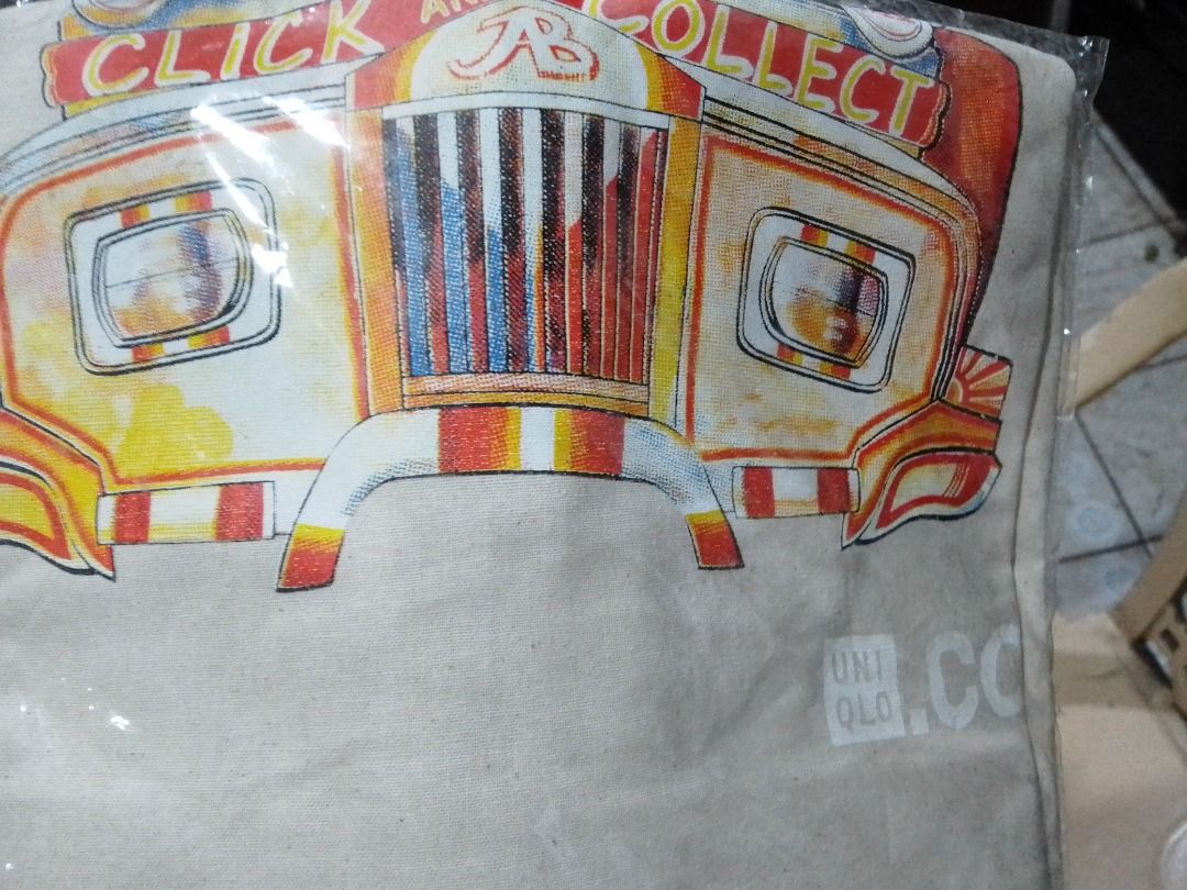 Trese Uniqlo bag (Category: Tote Bags) located in Manila. Submitted by alanty67 (Listing ID 1323579695, Image 2). Description: Selling a hard-to-find sealed Trese Uniqlo bag featuring Alexandra Trese and the Kambal. .