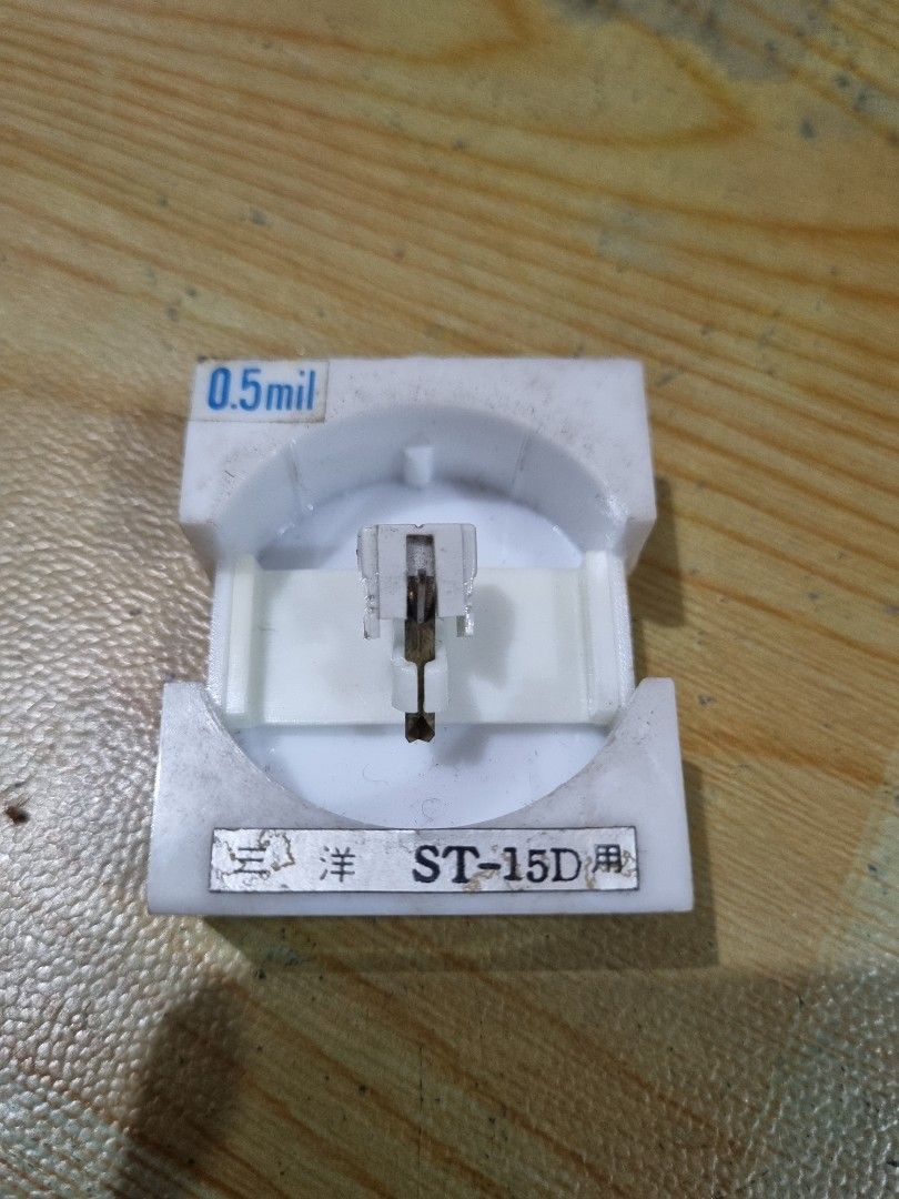 Turn table stylus (Category: Other Audio Equipment) located in Davao. Submitted by rbjuvyreyn18879 (Listing ID 1323604083, Image 1). Description: imported from japan.... Nippo stylus..ST - 15D..0.5mil..not yet removed from the case..since arrived..