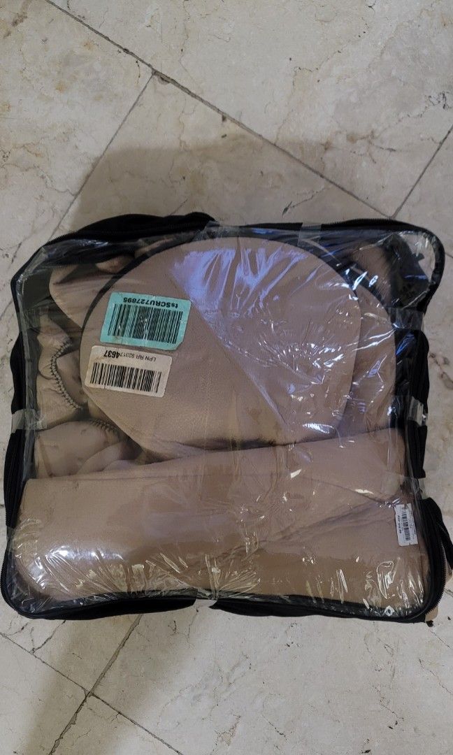 Universal Car cover complete (Category: Upholstery, Seatcovers and Other Interior Parts and Accessories) located in Makati City. Submitted by kikowoc (Listing ID 1323610075, Image 1). Description: Universal Car Cover Hindi na nagamit kasi nagpa leatherette cover na po. One time lang ni try. 9pcs.