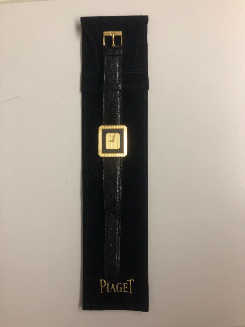 Hardly Used Piaget Protocole 9154 18K With Original Piaget Leather Strap 18K Buckle Size 25 x 28 x 4mm. Just Service By Piaget Boutique With 2