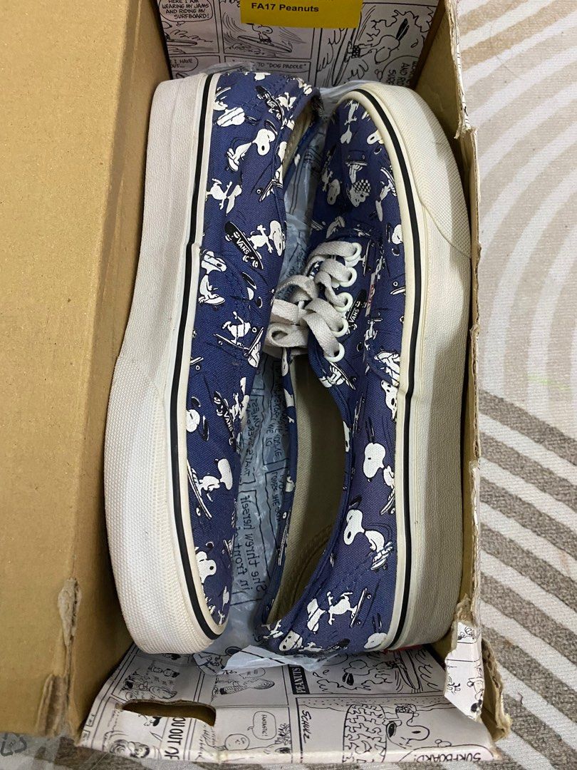 Vans authentic snoopy store