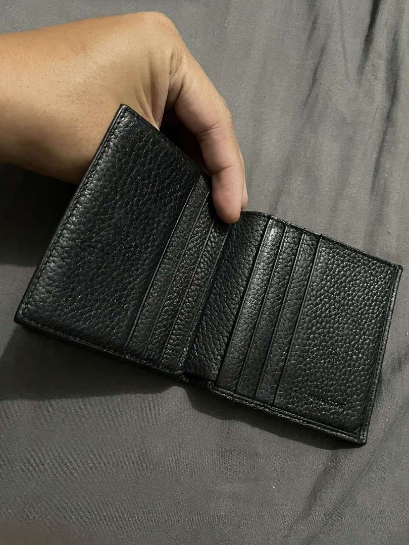 Wharton Wallet with Coin Purse (Category: Wallets & Card Holders) located in Valenzuela. Submitted by jffrymnd (Listing ID 1323519344, Image 2). Description: Bought for 1k at SM Dept Store. See last pic for the issue. Can be stitched though RFS decluttering SF to be shouldered by the buyer J&T or LBC.
