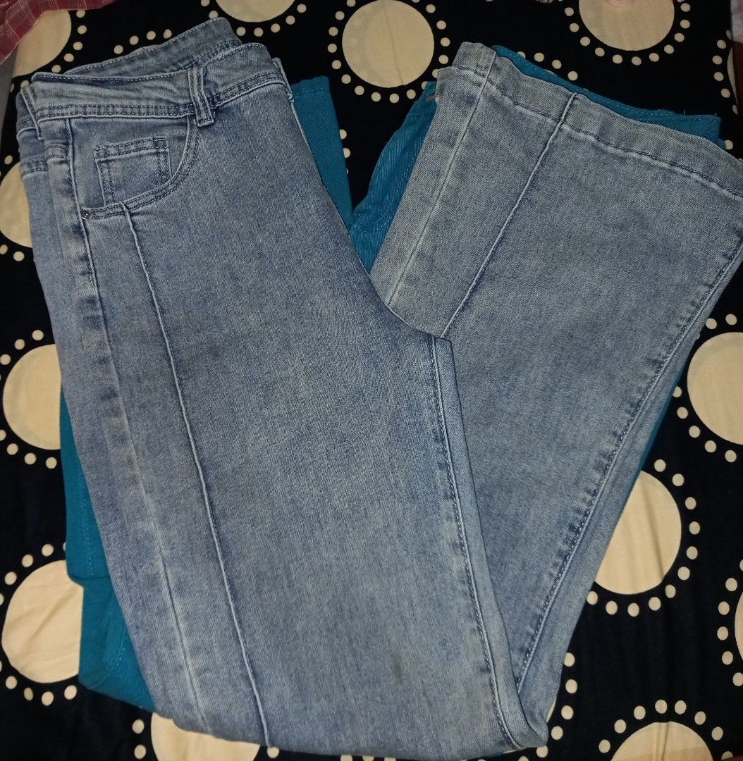 SUPERSALE!! Y2k flare jeans/pants (Category: Jeans) located in Manila. Submitted by sellespreloved (Listing ID 1323547782, Image 2). Description: Size 31-32 dm for more pics.