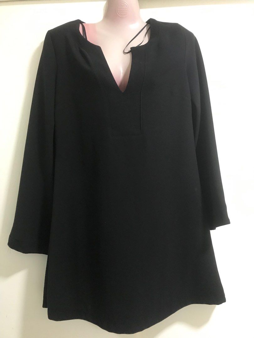 Zara Black Dress Original (Category: Dresses) located in Santa Rosa. Submitted by annacollection.ph (Listing ID 1323463257, Image 1). Description: Original dress (Preloved/personal used) Good as new and good condition Slightly used 3-5 times Brand: Zara Basic Color: Black Size: EUR S / USA S / MEX 2€ Made in Turkey Length: 32inc Long sleeve length: 23inch Fit for Medium to Large body frame Payment first thru GCash SF sagot ni buyer Courier: LBC /