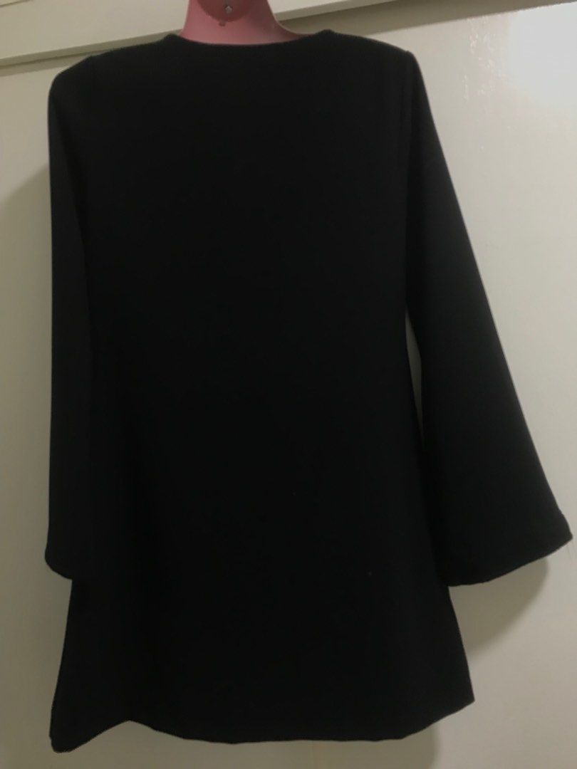 Zara Black Dress Original (Category: Dresses) located in Santa Rosa. Submitted by annacollection.ph (Listing ID 1323463257, Image 2). Description: Original dress (Preloved/personal used) Good as new and good condition Slightly used 3-5 times Brand: Zara Basic Color: Black Size: EUR S / USA S / MEX 2€ Made in Turkey Length: 32inc Long sleeve length: 23inch Fit for Medium to Large body frame Payment first thru GCash SF sagot ni buyer Courier: LBC /