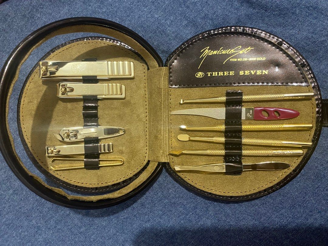 777 Three Seven Gold Nail Clippers (Category: Hands & Nails) located in Rizal. Submitted by symonstephenjapansurplus (Listing ID 1328306152, Image 1). Description: 777 Three Seven Gold Nail Clippers High Quality 11 pcs beauty set.