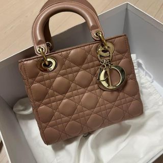 (Category: ) located in . Submitted by curatedbyamethyst (Listing ID 1328270615, Image 1). Description: .