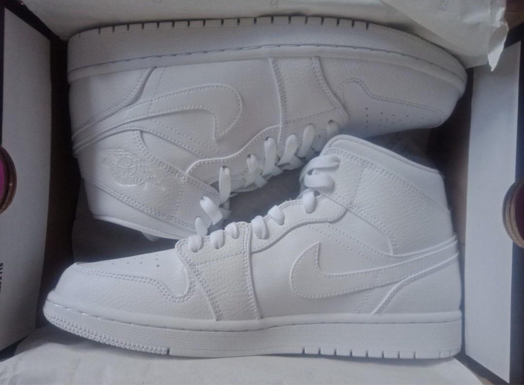 Air Jordan 1 Mid Tripple White (Category: Sneakers) located in Lipa City. Submitted by webhiker (Listing ID 1328263987, Image 1). Description: Air Jordan 1 Mid Size: US 9 Male 💯Authentic, Brand New💯 Available for Meet-up or Delivery care of buyer Payment Mode: GCASH or Bank Transfer/Deposit (BPI or Metrobank).