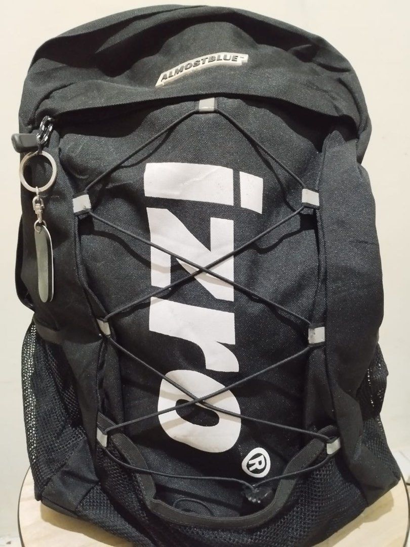 ● ALMOST BLUE ● X IZRO BACKPACK ★EXO Amazon.co.jp: 【ALMOST BLUE x IZRO】EXOが好きなリュック