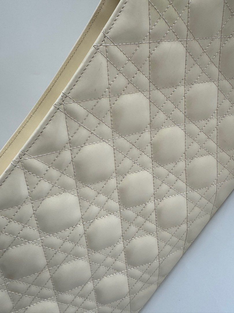 Authentic Christian Dior Patent Leather Shoulder Bag (Category: Luxury Bags & Wallets) located in Quezon City. Submitted by spottedstuff (Listing ID 1328281636, Image 3). Description: .