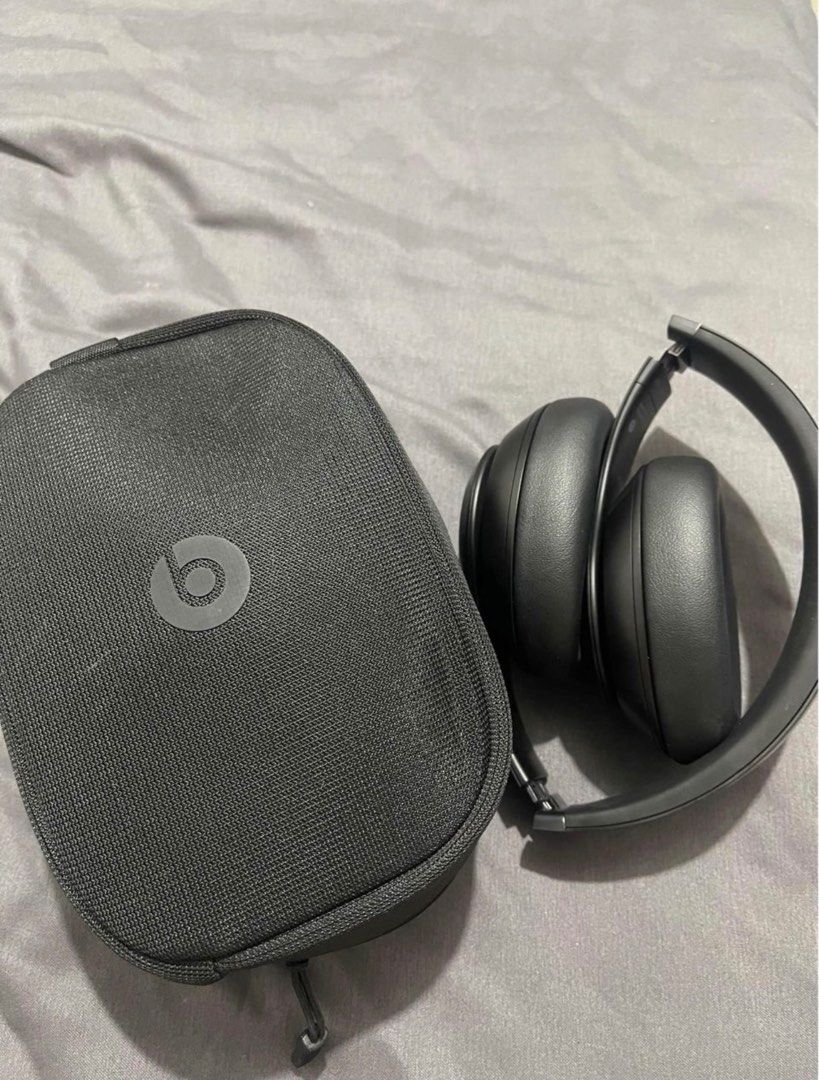 Beats Studio Pro (Category: Headphones & Headsets) located in Cavite. Submitted by ilanomichelle (Listing ID 1328388296, Image 1). Description: Bought from Beyond the Box official store Complete with Box RFS: Seldom used, in very good condition..
