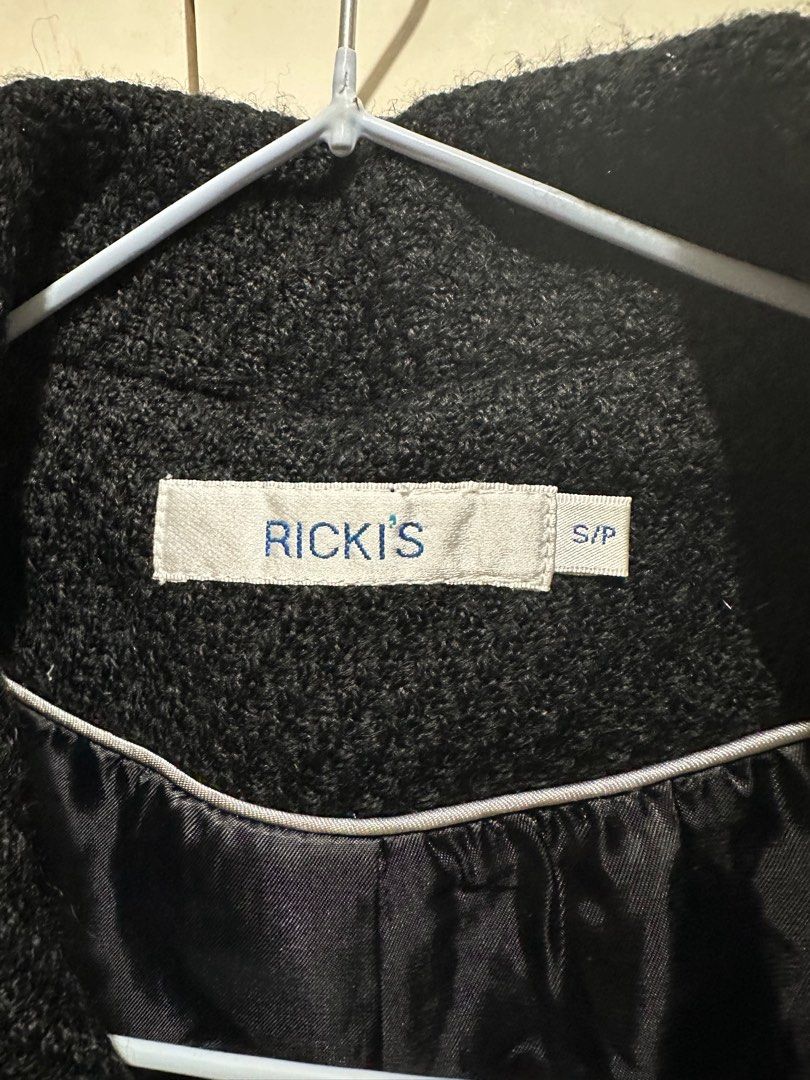 Black Wool Blazer (Category: Coats, Jackets and Outerwear) located in Manila. Submitted by eeceec (Listing ID 1328404745, Image 3). Description: Black Wool Blazer/Coat/Jacket Ricki’s Great for office outfit during winter Elegant when worn Bought in Canada.