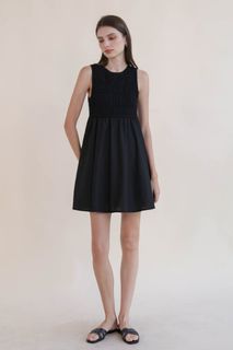 (Category: ) located in . Submitted by vipcloset (Listing ID 1328381623, Image 1). Description: .