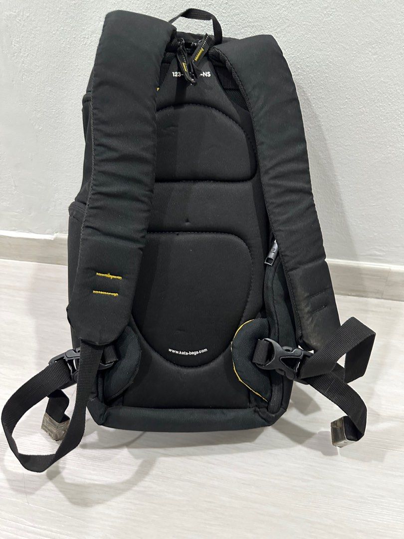 Camera backpack (Category: Camera Bags & Carriers) located in Singapore. Submitted by kumar1 (Listing ID 1328331049, Image 2). Description: Bag in good condition.
