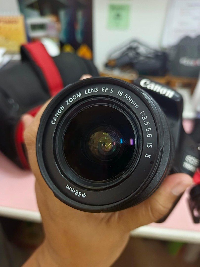Canon 1100D (Backup camera) (Category: Cameras) located in Manila. Submitted by bright_lamb (Listing ID 1328284818, Image 3). Description: 🚩Destashing Canon 1100D (backup camera) Condition 10/10 Super kinis, di po bugbog ito, pang backup camera ko lang With extra battery, Camera bag and strap Perfect for beginners na want mag start and matuto ng photography Issue: vignette lcd screen, pero it doesn’t affect the output and quality of the picture 