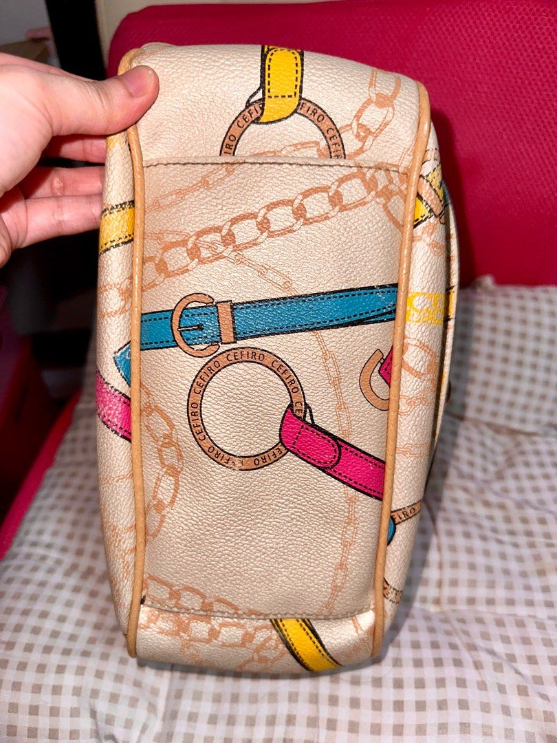 CEFERO SLING LEATHER BAG - PRELOVED (Category: Luxury Bags & Wallets) located in Cainta. Submitted by mapc18 (Listing ID 1328326292, Image 3). Description: MINIMAL FLAWS / VERY UNOTICEABLE FLAWS THIS IS CONSIDERED VINTAGE ORIGINAL BAG With signs of usage ofcourse this is a vintage bag - NEEDS CLEANING ONLY WHAT YOU SEE IS WHAT YOU GET. SLIGHTLY HEAVY SINCE IT’S LEATHER COMPARED TO SYNTHETIC LEATHERS .