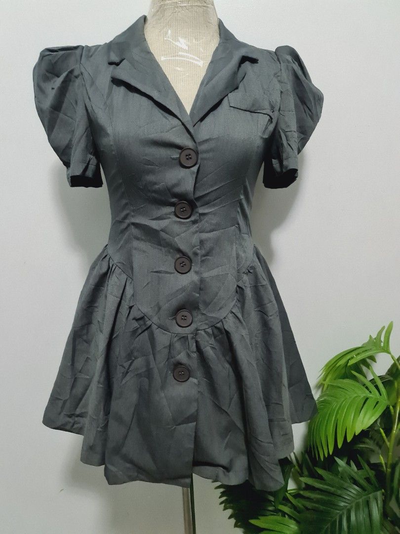 CEO office formal button down cute gray dress (Category: Dresses) located in San Marcelino. Submitted by thriftolshoppiness (Listing ID 1328282719, Image 2). Description: XS-S.