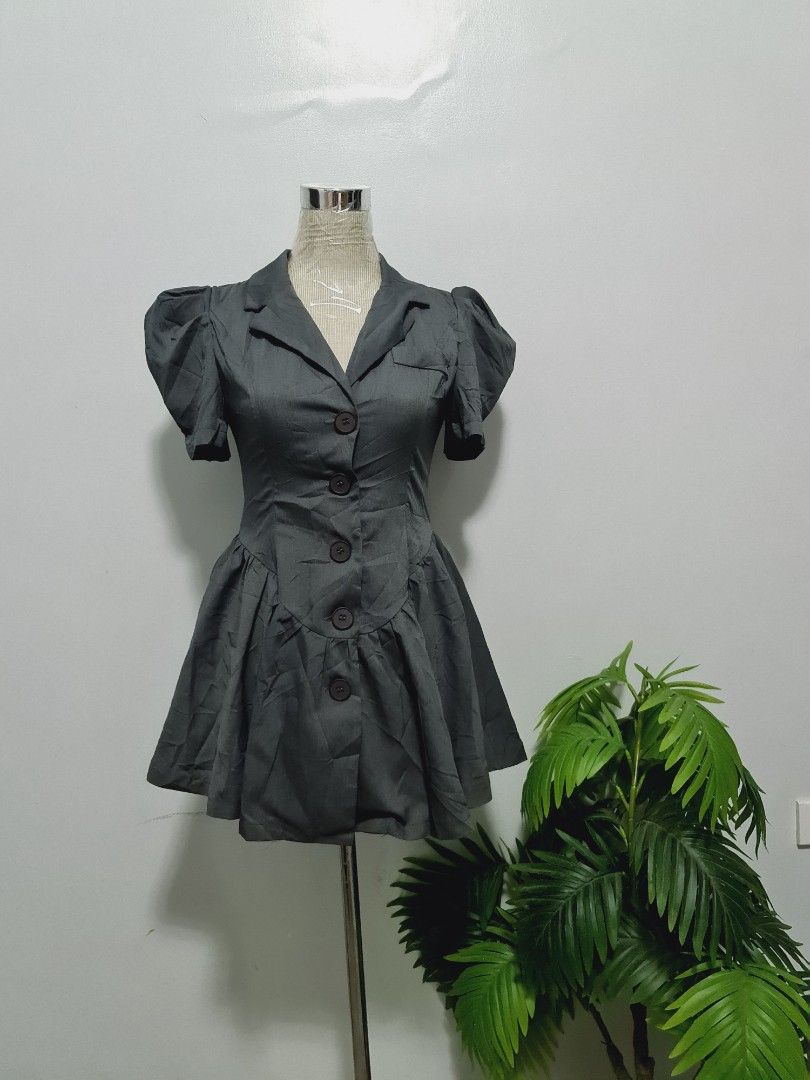CEO office formal button down cute gray dress (Category: Dresses) located in San Marcelino. Submitted by thriftolshoppiness (Listing ID 1328282719, Image 1). Description: XS-S.