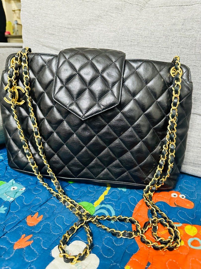 Chanel Vintage Crossbody Sling shoulder Bag
