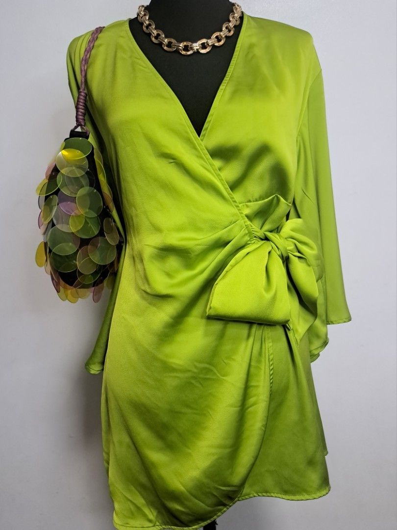 Chic apple green wrap-around satin dress, Women's Fashion, Dresses & Sets, Dresses on Carousell Chic apple green wrap-around satin dress, Women's Fashion, Dresses & Sets, Dresses on Carousell