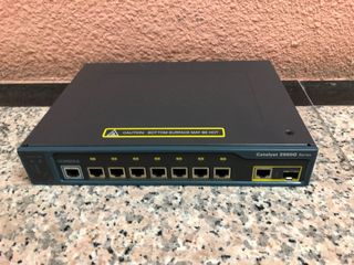 Cisco 2960G 8 port switch63012448885761110