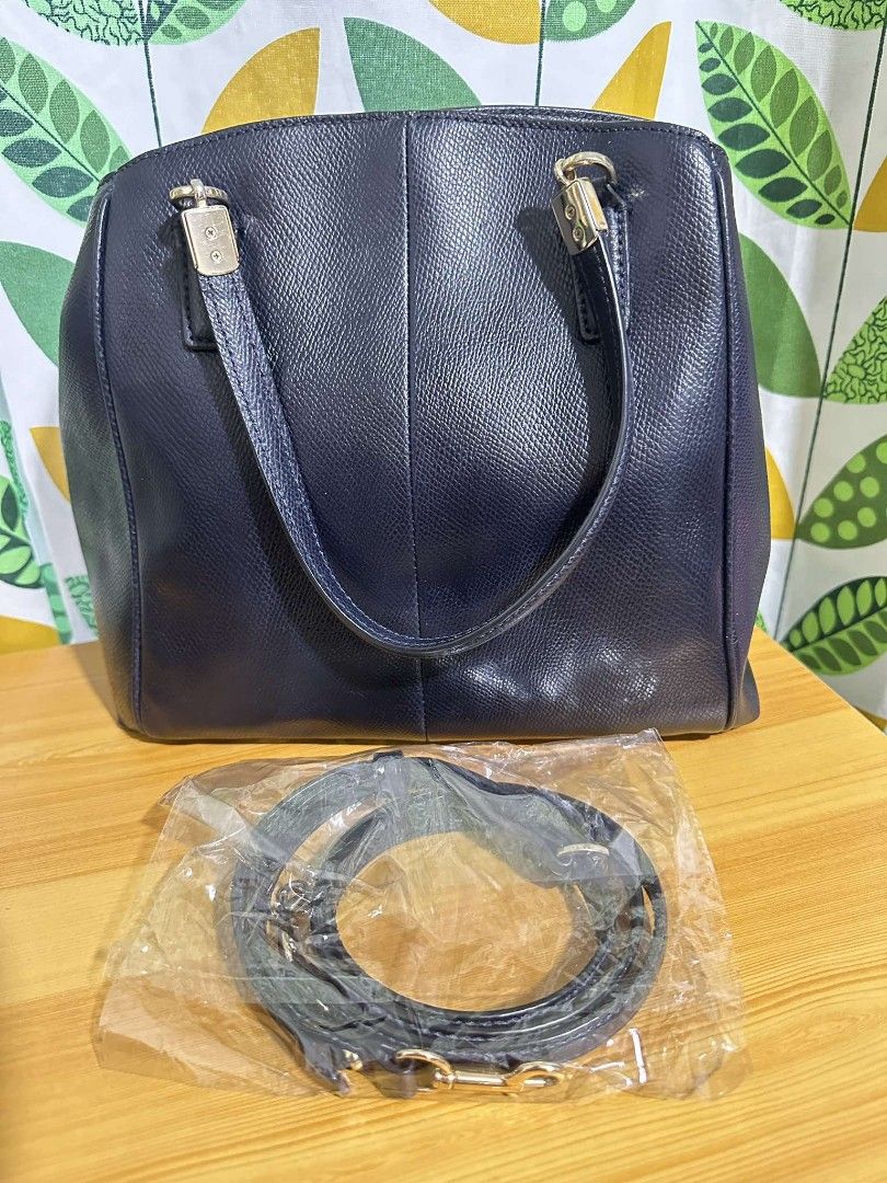 Coach Minetta Leather Crossbody Bag Women s Fashion Bags Wallets Cross body Bags on Carousell