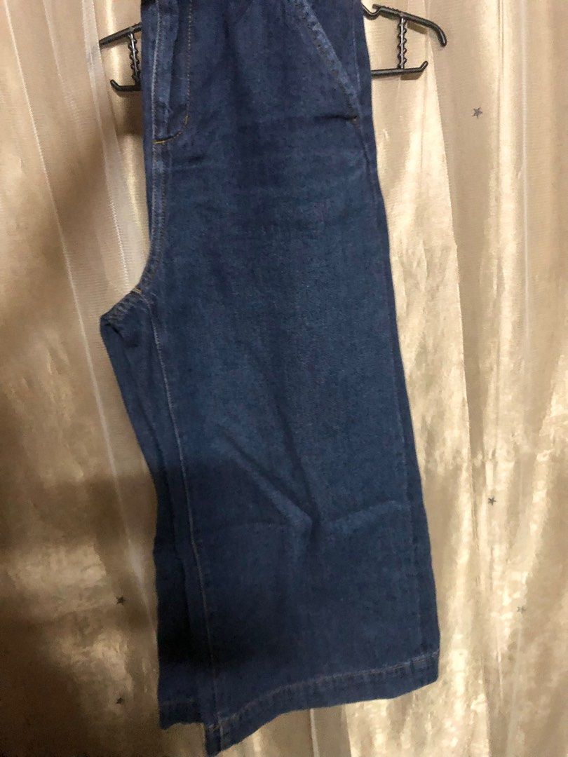 dark denim wide leg pants (Category: Jeans) located in Taguig. Submitted by hanzdeclutter (Listing ID 1328342549, Image 2). Description: used twice :) hard denim , not stretchy highwaist size 25 length - 30.5 inches *last photo is my actual when worn my height is 5'1 for reference pay first - gcash j&t sf starts at ₱45 within metro manila 📍Taguig.