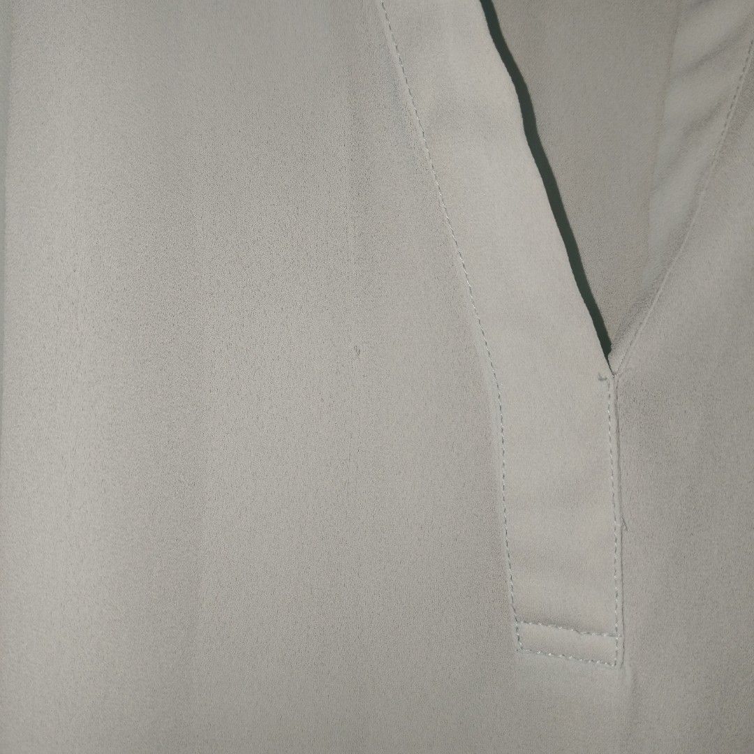 (Fits M-XL) Forever 21 V-Neck Blouse (Category: Blouses) located in Cainta. Submitted by closetnicoco (Listing ID 1328403057, Image 2). Description: selling for my sister! this is one of her faves but it doesn't fit her anymore. please see photos for himulmol areas. she wore this a lot to school so there are marks where her ID used to hang. still usable so selling for cheap na! CHECK OUT MY OTHER LISTINGS! 👗 Can give discount if you buy 2+ items