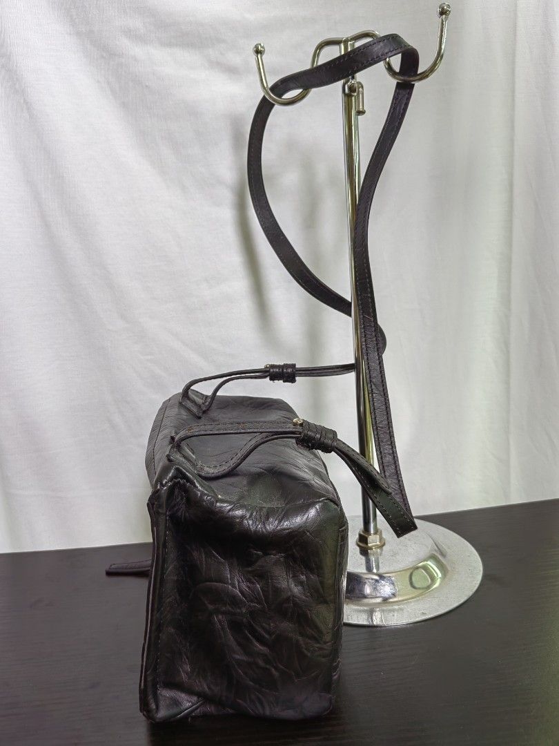 Givenchy Pandora Black Small (Category: Cross-body Bags) located in Paranaque City. Submitted by margocollection (Listing ID 1328264156, Image 3). Description: .