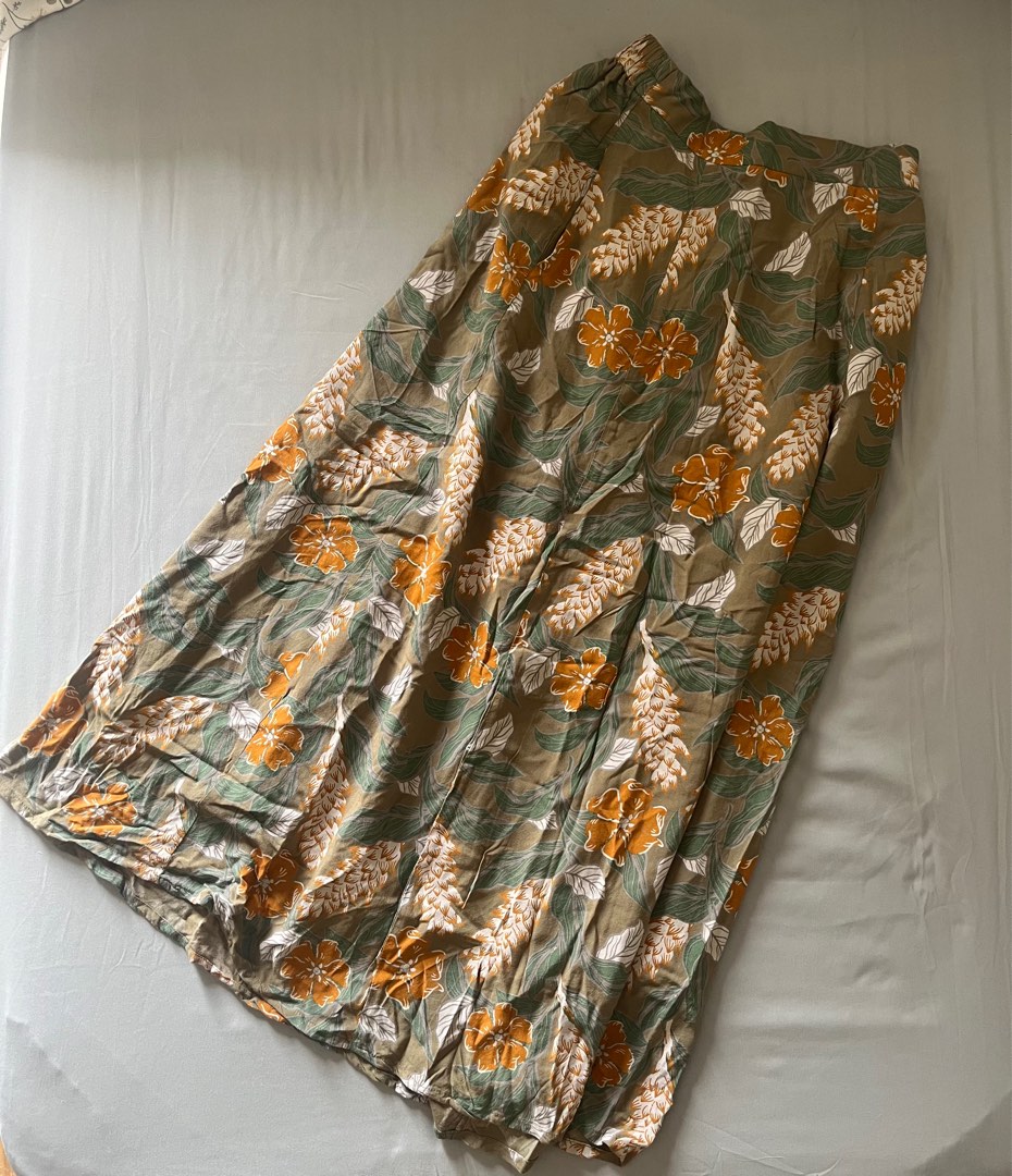 Hawaiian Maui Floral/Leaf Running Skirt