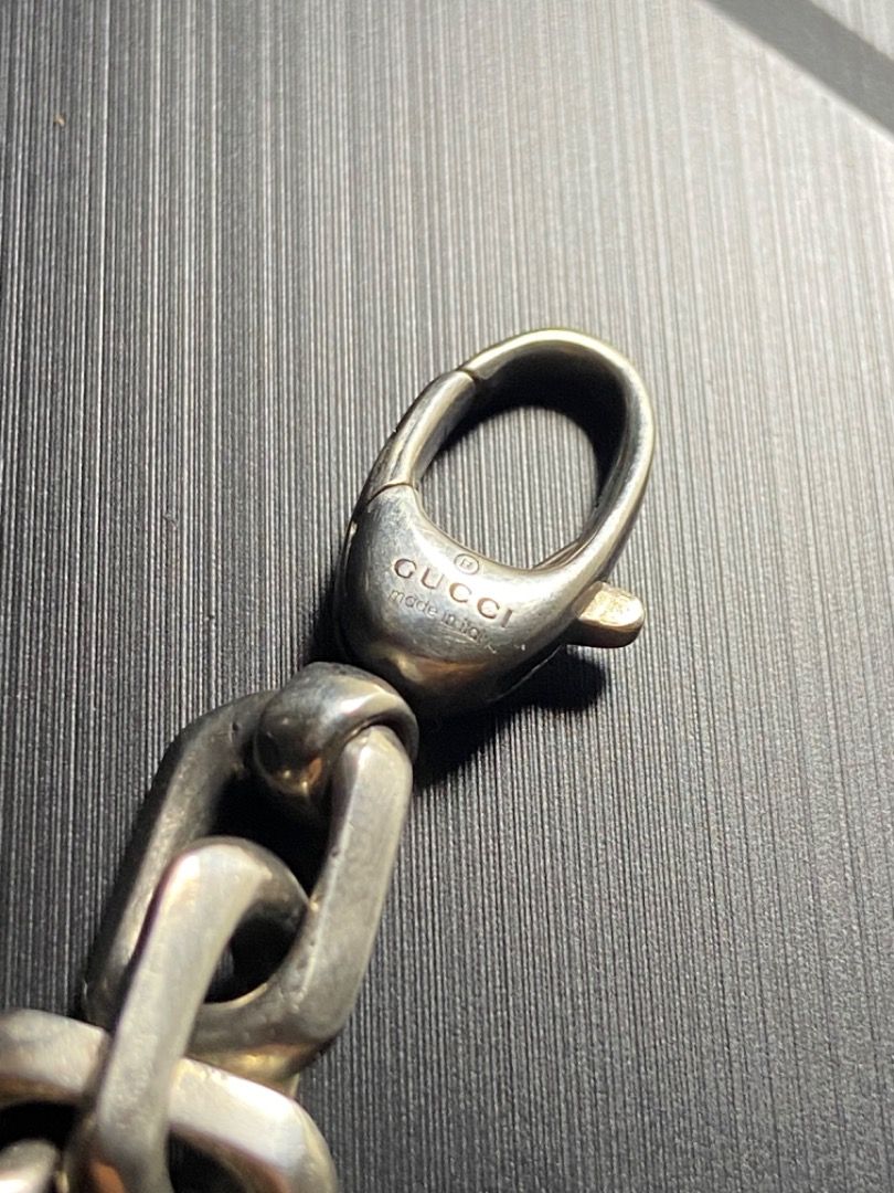 Gucci bracelet 19cm (Category: Accessories) located in Vancouver. Submitted by kysak2005092228 (Listing ID 1328388354, Image 2). Description: silver bracelet from the Gucci brand. the length of the bracelet is 19 cm.