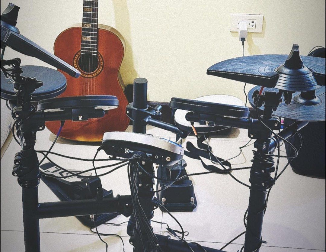 Huxley Electronic Drums (Category: Musical Instruments) located in Binan City. Submitted by fashiongossiponlineboutique (Listing ID 1328255920, Image 1). Description: Selling my sons Huxley Electronic Drum Set only used for less than 2 months RSF: Upgrading Original Price: 12,500 Selling for 8,000 Pick Up Biñan Laguna.