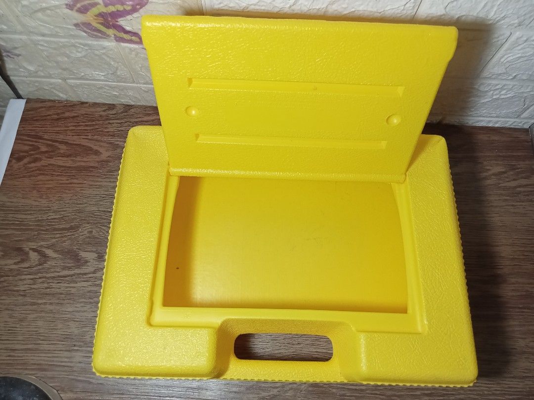K'NEX YELLOW HARD STORAGE CASE BOX (Category: Storage Boxes & Baskets) located in Batangas. Submitted by amerie_store (Listing ID 1328418852, Image 2). Description: -WYSIWYG -size: 34x10x24 cm. 🔊Kindly visit & follow my FB page for more updated Toys,Aniks,etc...🤩 👉AMERIE COUTURE👈 📌Mine Now,Pay after invoice MOP: Gcash 🚛 Flash Express.