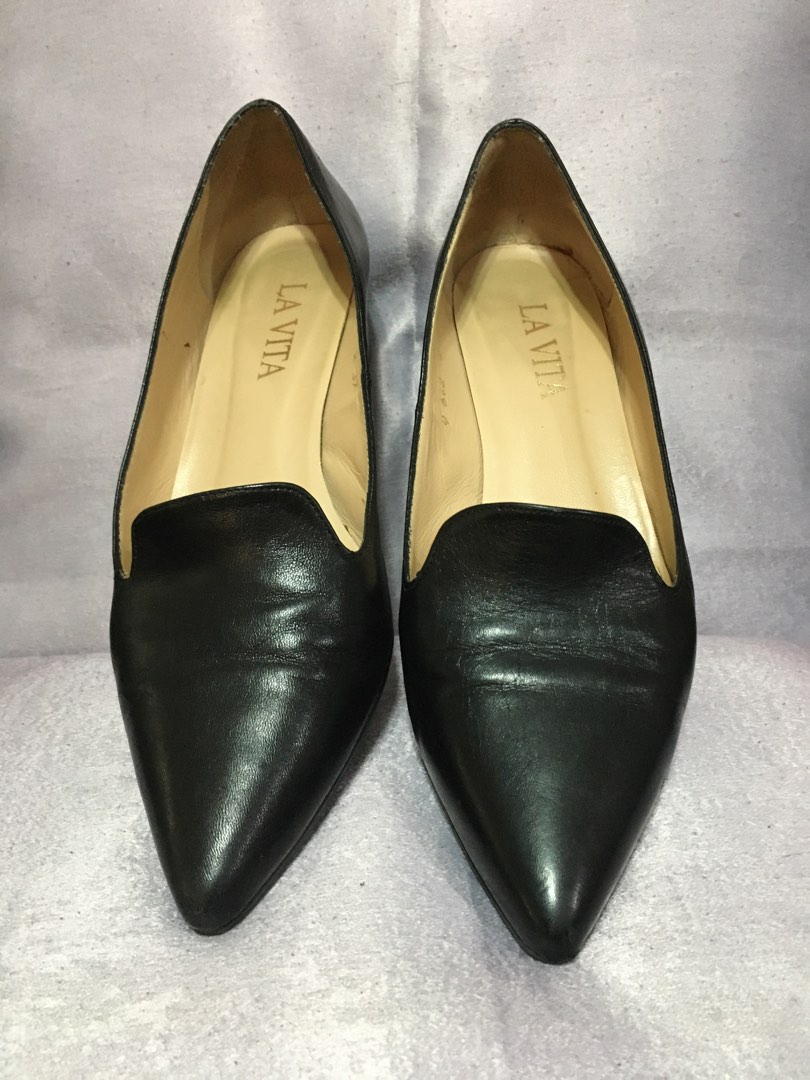 La Vita Black Pointed shoes FREE SF Women s Fashion Footwear Loafers on Carousell