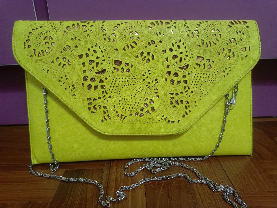 Neon yellow clutch clearance