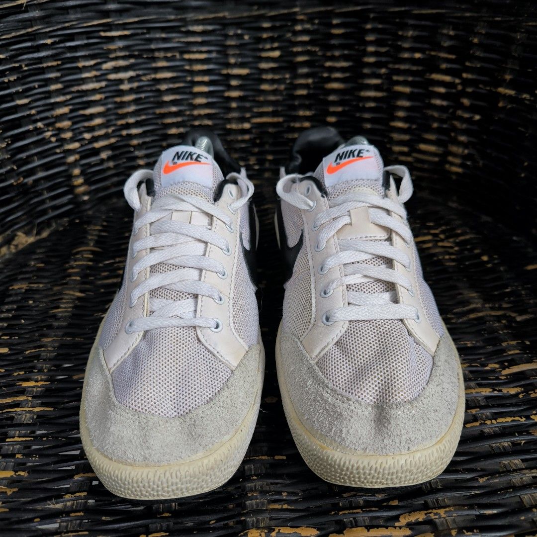 NIKE MEADOW 16 size 42 Fesyen Pria Sepatu Sneakers di Carousell