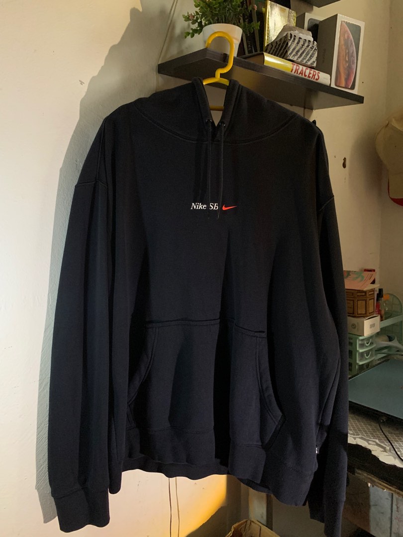 Nike sb hoodie bee deals