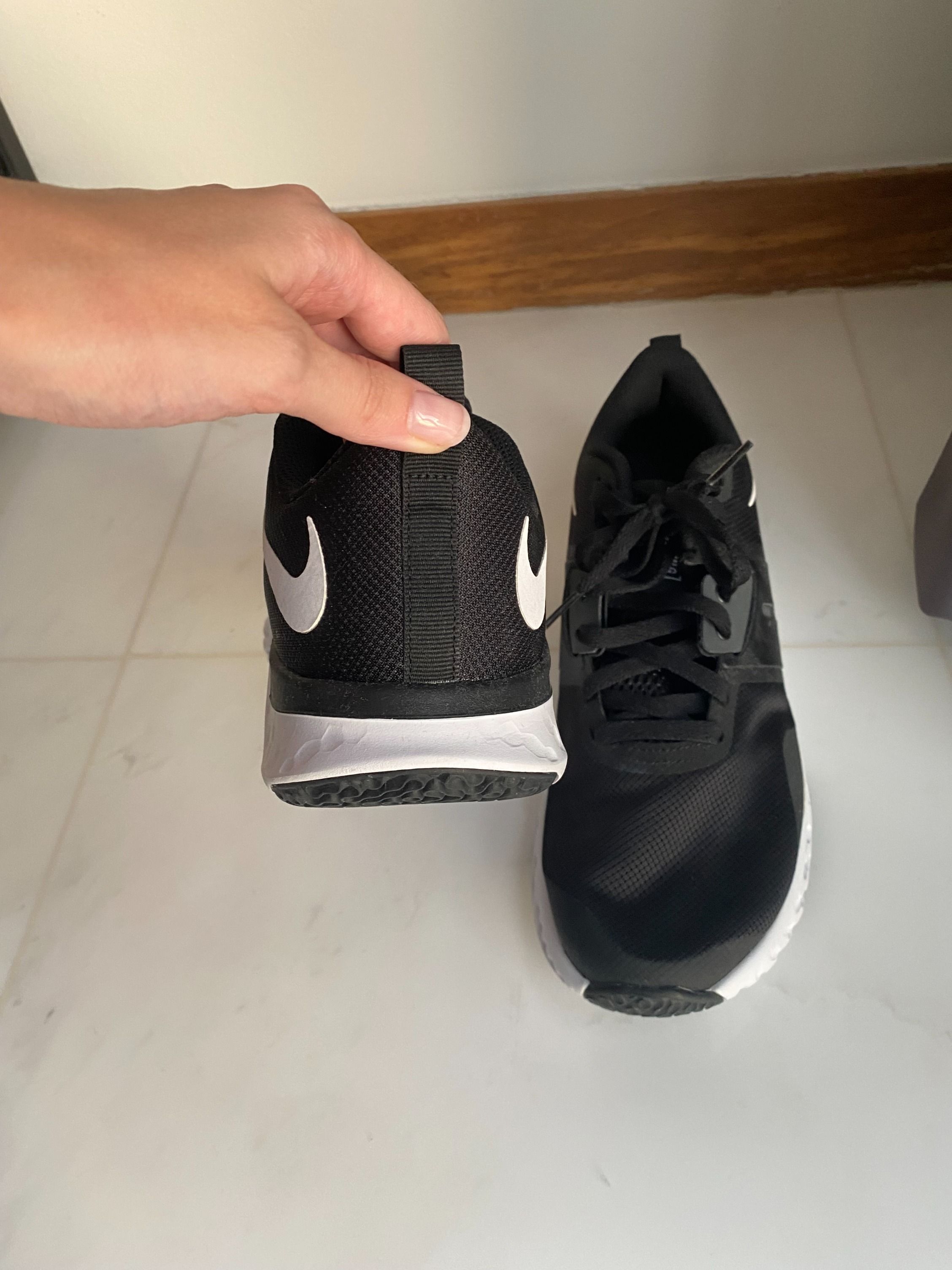 At1238 nike online