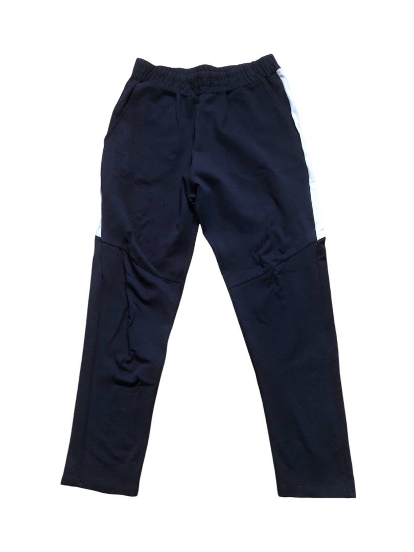 NIKE TECHFLEECE (Category: Activewear) located in San Fernando. Submitted by unc_thrifts (Listing ID 1328280096, Image 1). Description: .