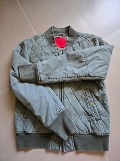 （分類：）位於 。 由 fuzzyboy1878289 提交（商品編號 1328274217，圖片 1）。簡介： 。
