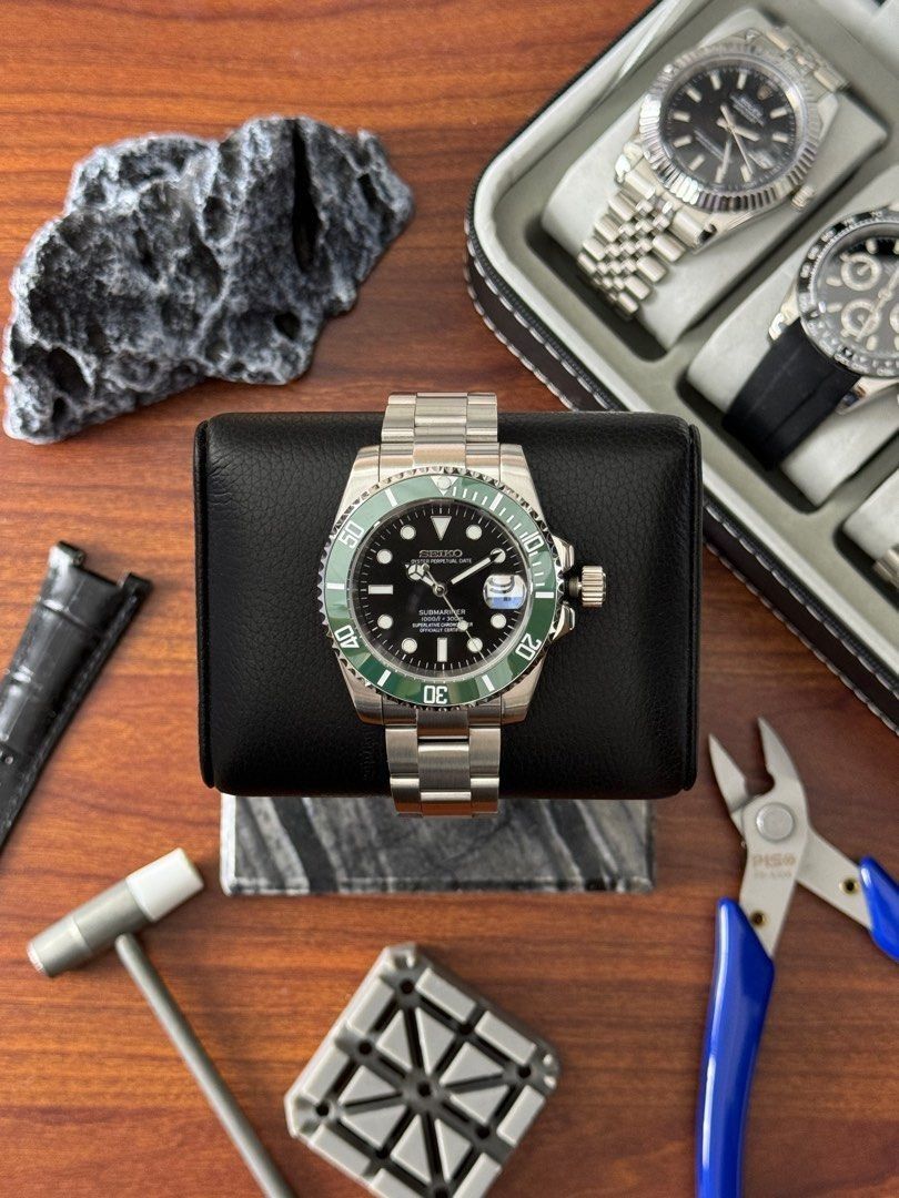 Seiko Starbucks Submariner (Category: Luxury Watches) located in Quezon City. Submitted by mnl.chll (Listing ID 1328251766, Image 1). Description: Seiko Starbucks Submariner Case: Durable stainless steel Weight: 150g Diameter: 40mm Strap: Customizable (OYSTER/JUBILEE) Movement: Seiko NH34A Automatic Mechanical Mode of Payment: BANK/GCASH A ₱2,000 down payment (DP) is required to confirm your order, with the remaining balance to be paid before del