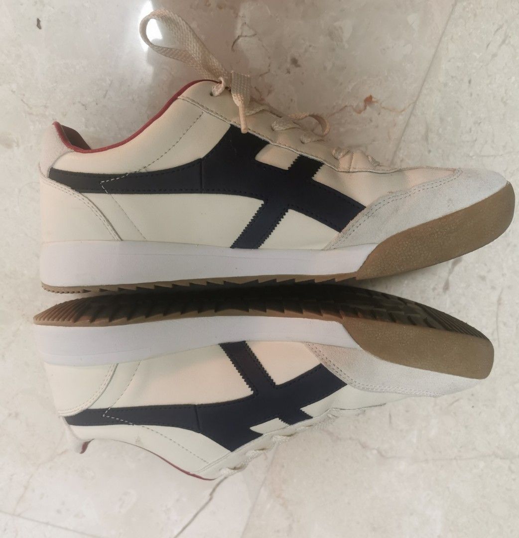 Skechers size 40 men leather upper balance red blue beige air cooler memory foam Men s Fashion Footwear Sneakers on Carousell