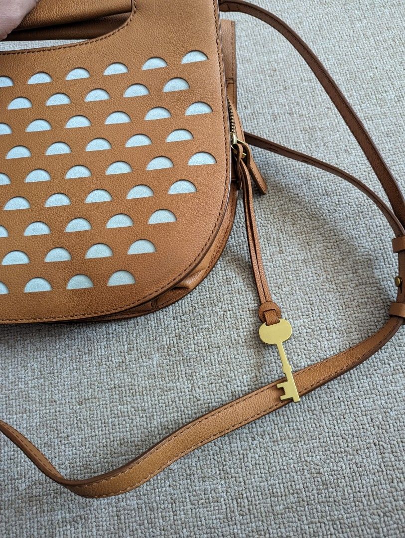 Fossil hazel crossbody hotsell