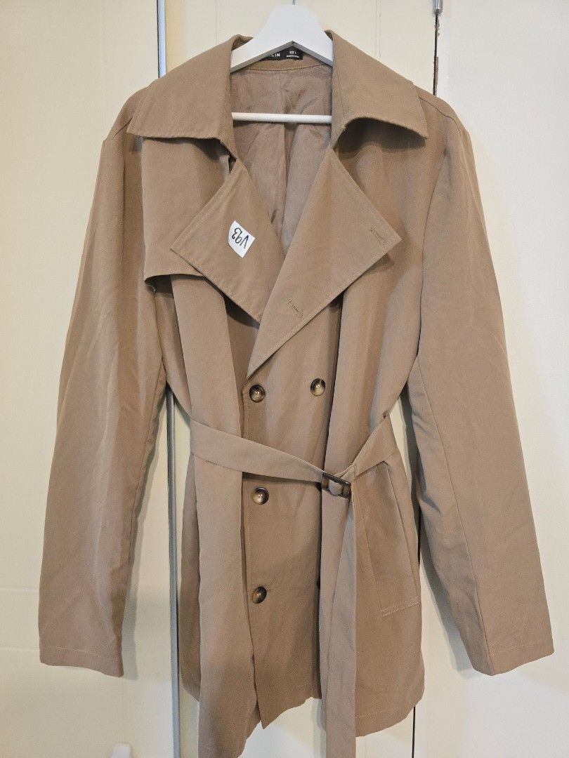 Trench coat (Category: Coats, Jackets and Outerwear) located in Mandaluyong City. Submitted by justgui (Listing ID 1328358787, Image 1). Description: .