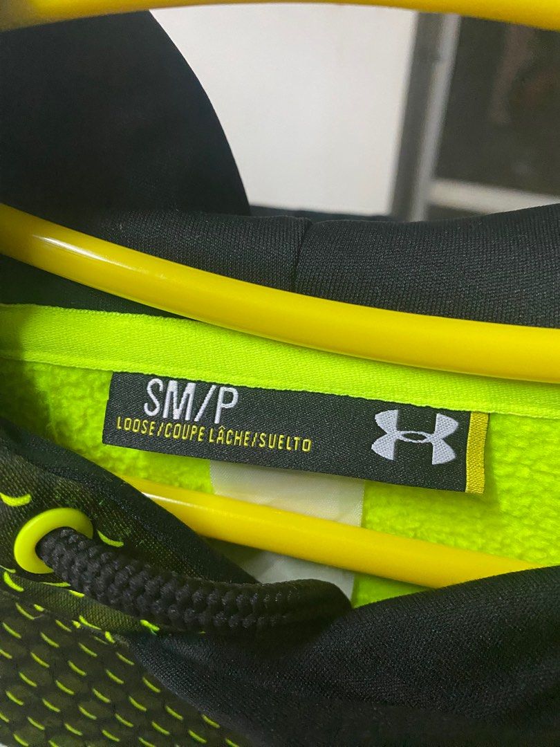 Under armour hoodies (Category: Coats, Jackets and Outerwear) located in Pasay City. Submitted by edecer (Listing ID 1328416881, Image 3). Description: .