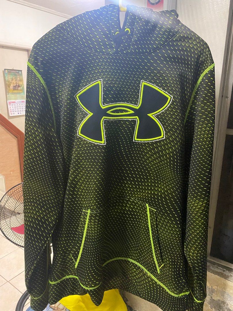 Under armour hoodies (Category: Coats, Jackets and Outerwear) located in Pasay City. Submitted by edecer (Listing ID 1328416881, Image 1). Description: .