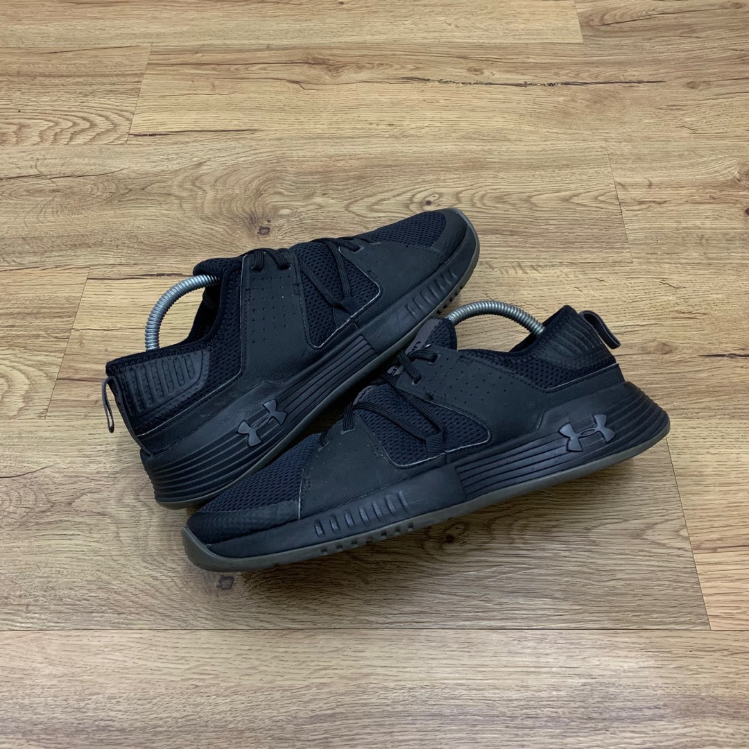 Buty treningowe sale m skie UA Showstopper