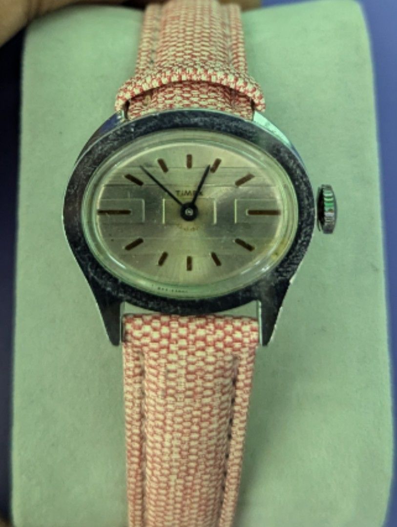 Timex manual wind watch 2025