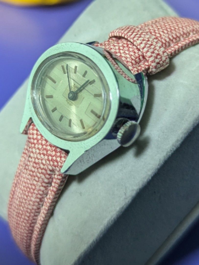 Timex manual wind watch online