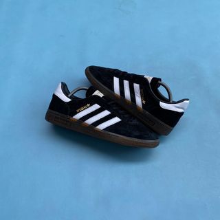 (Kategori: ) berada di . Dikirim oleh eleganshoes_id (ID iklan 1323766434, Gambar 1). Deskripsi: .